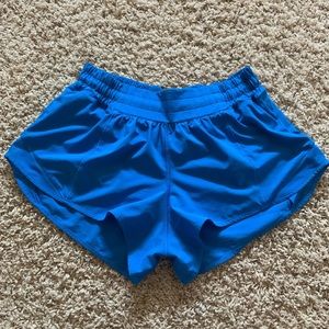 pool side lululemon hotty hots